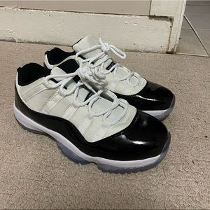 Jordan 11 Low Concord